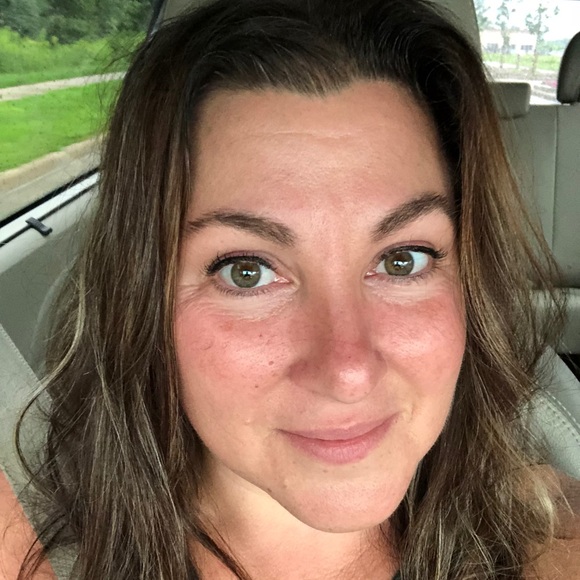 Meet your Posher, Amy - Picture 2 of 2